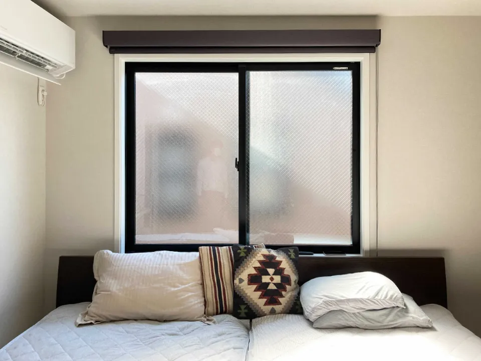 シェードでまとめる窓まわりコーデの写真7