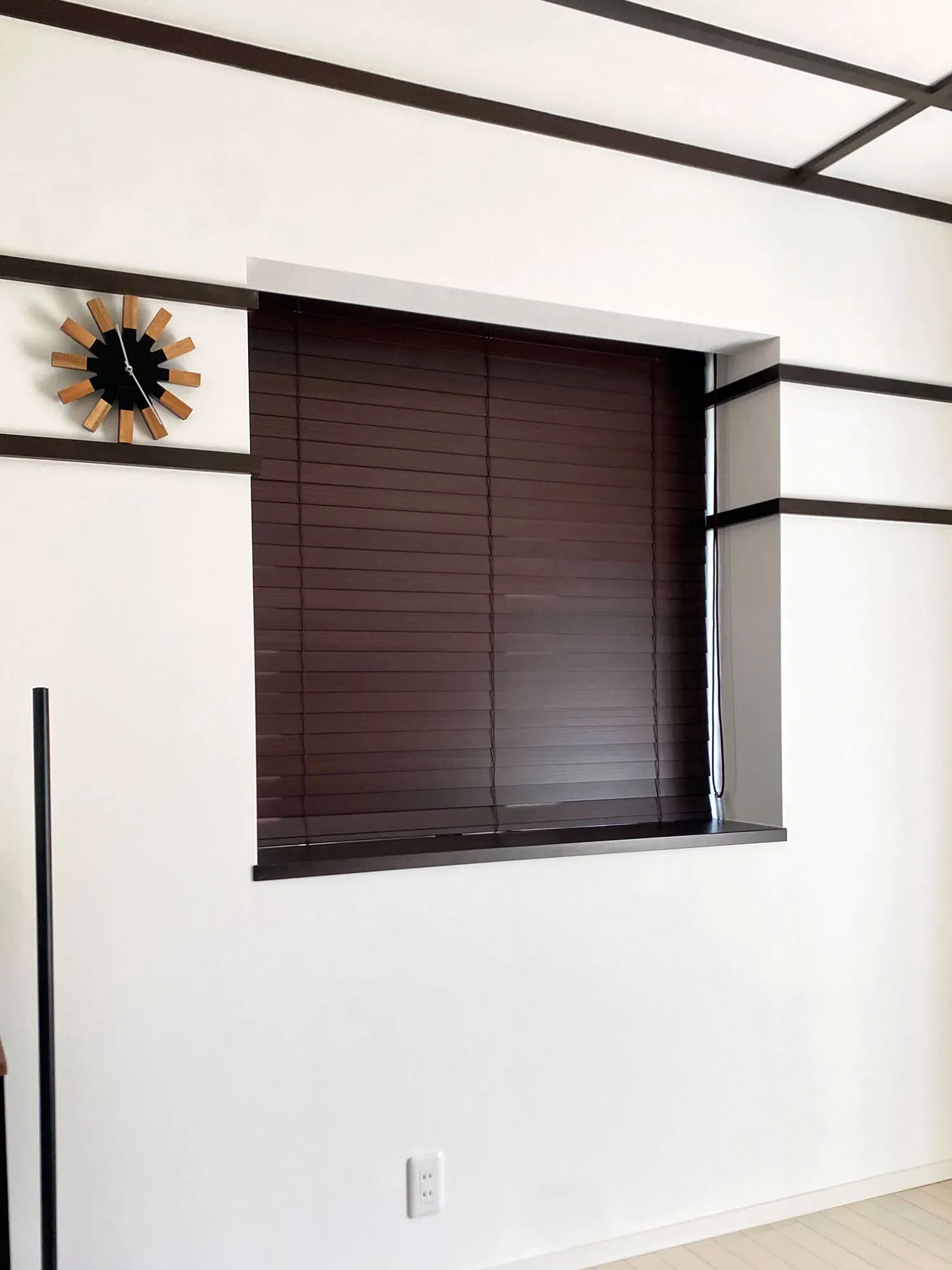 腰高窓に、直感操作のコードレスタイプの写真6