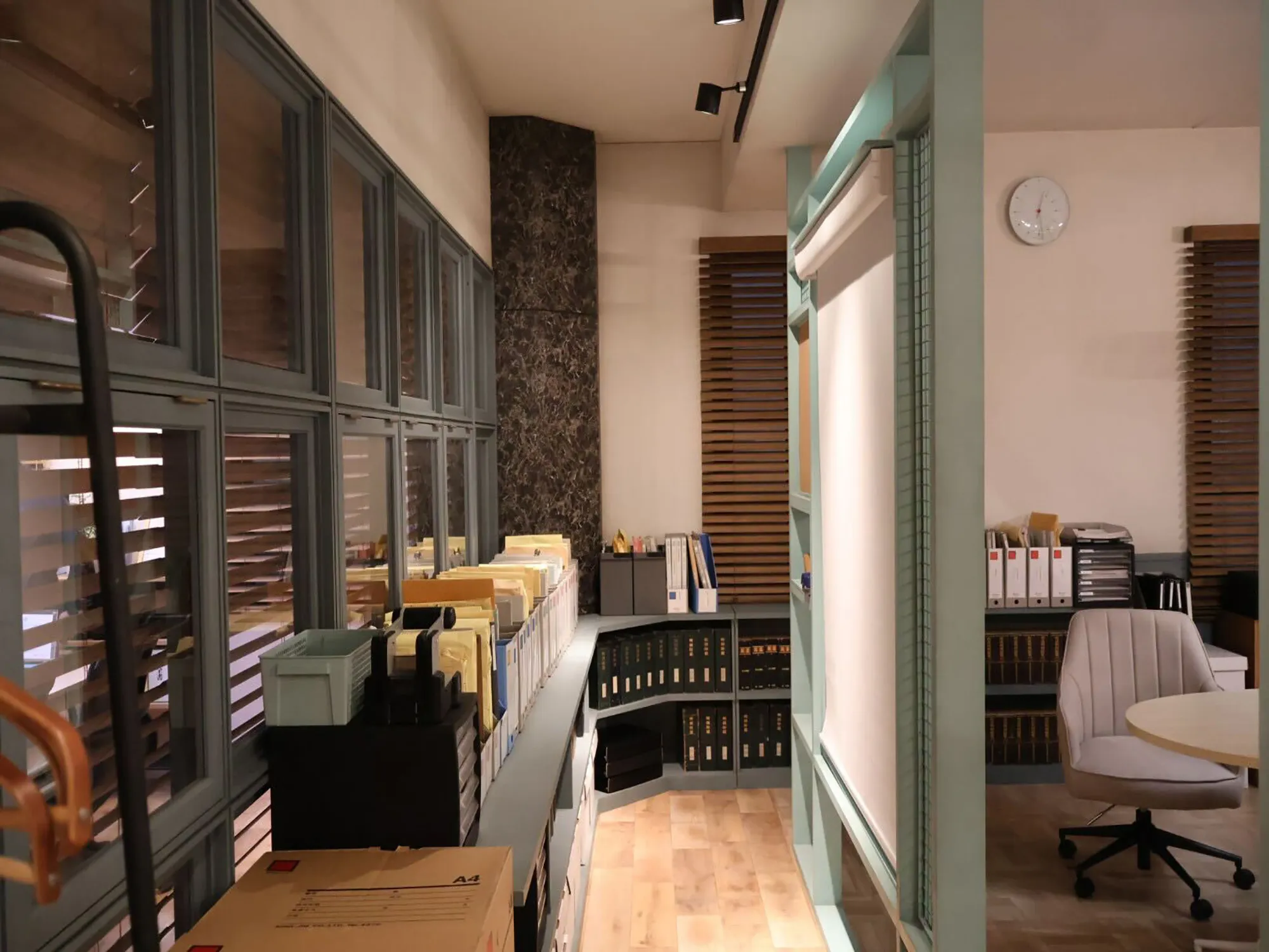 TVドラマ『モンスター』美術協力の写真16