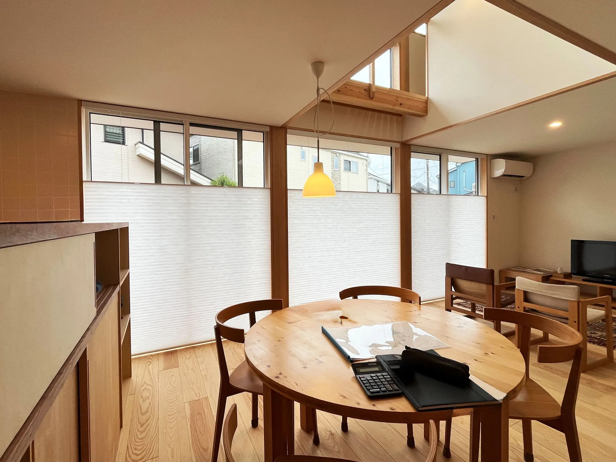 採光無地生地を選定し、和モダン空間が完成の写真2