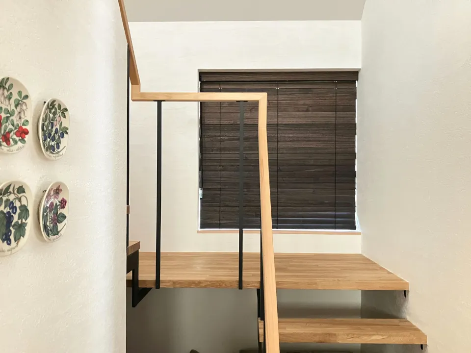 木目×タイルで魅せるキッチンの写真4