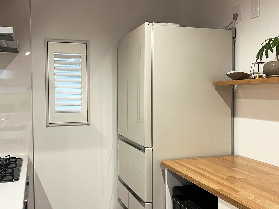 採光と目隠しを両立するウッドシャッターの写真6