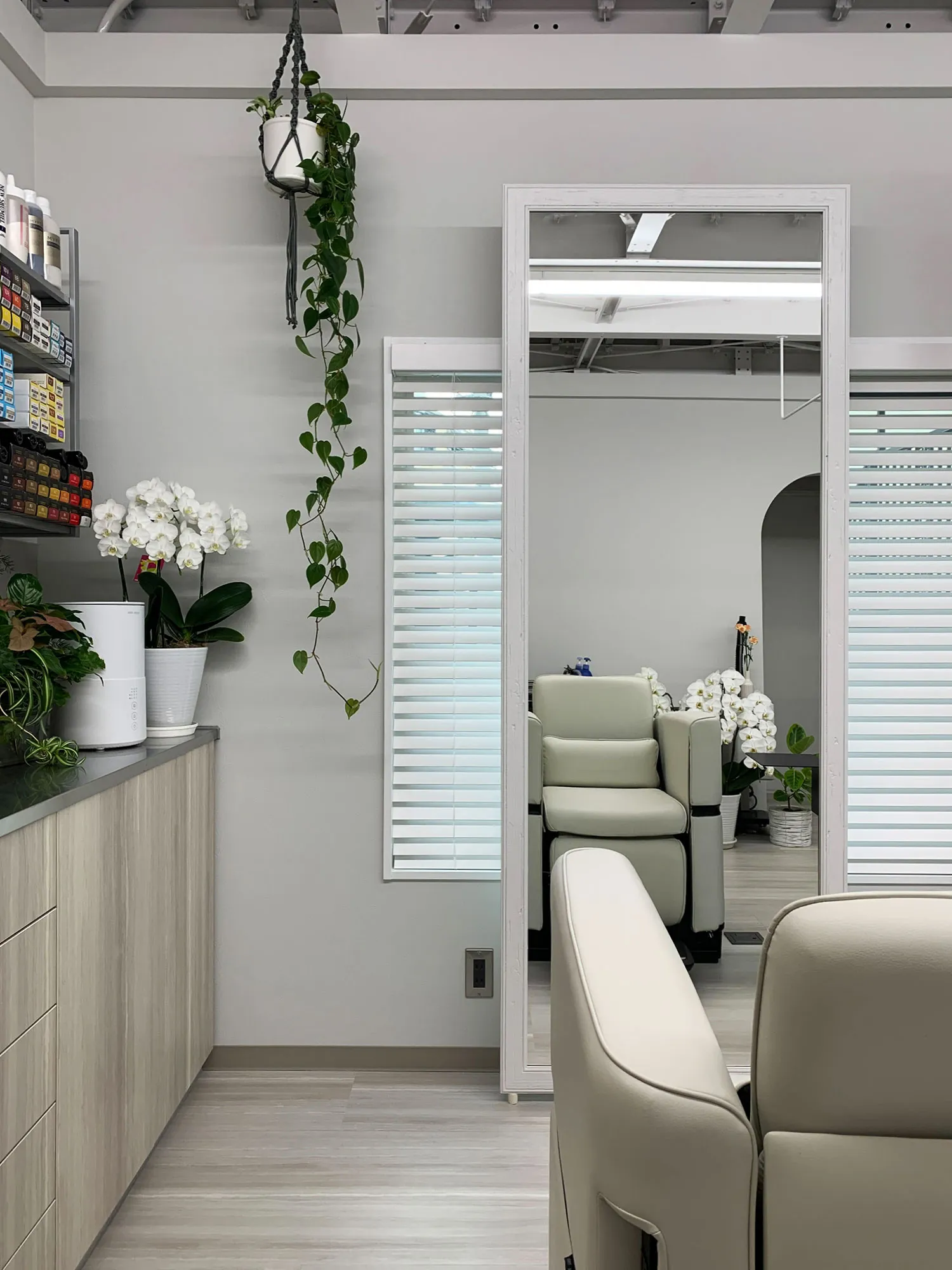 美容室『アンフィニ』の施術室に採用の写真2