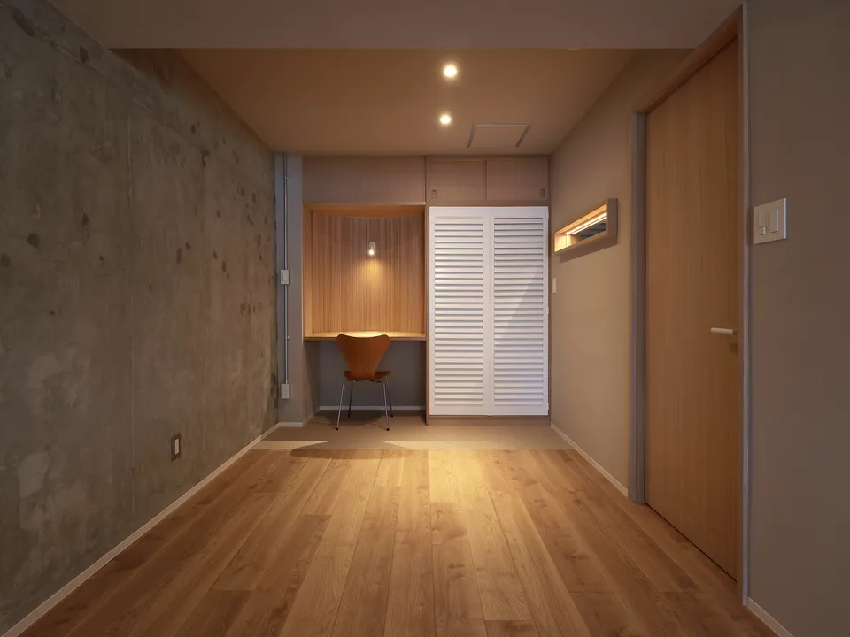 洋室になじむ、魅せるクローゼット扉