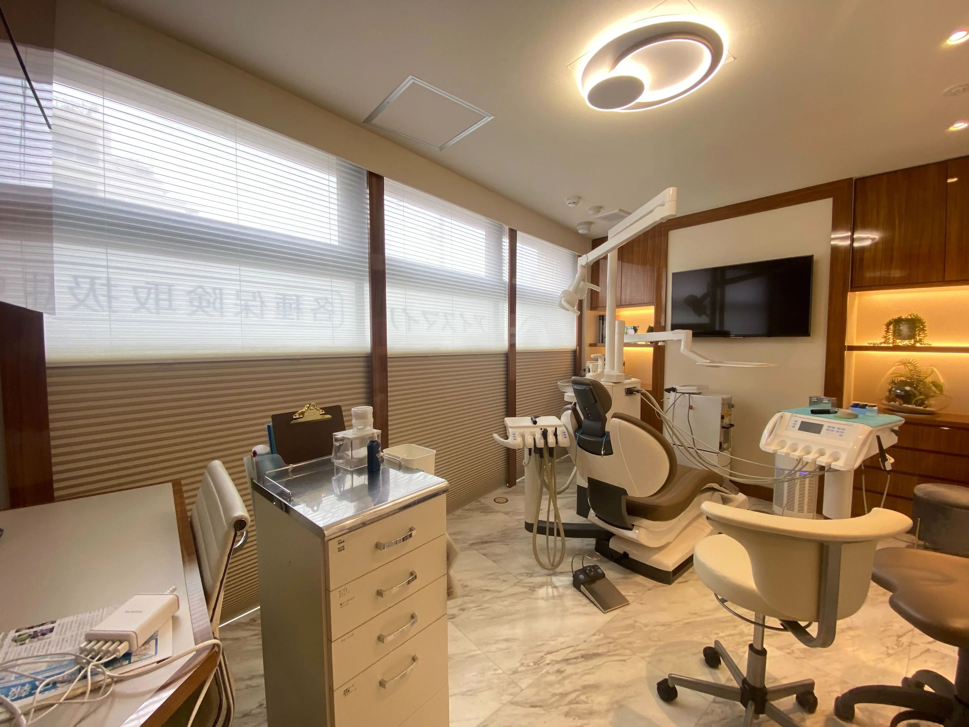 歯科クリニックの待合室に採用の写真5