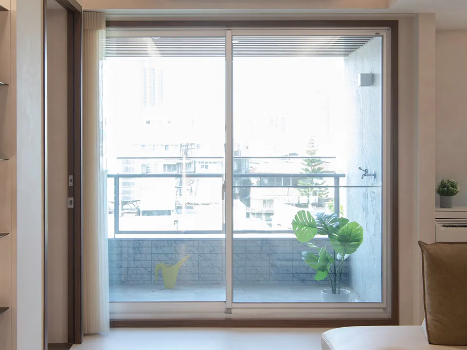 カーテンに代わる新しいバーチカルブラインドの写真10