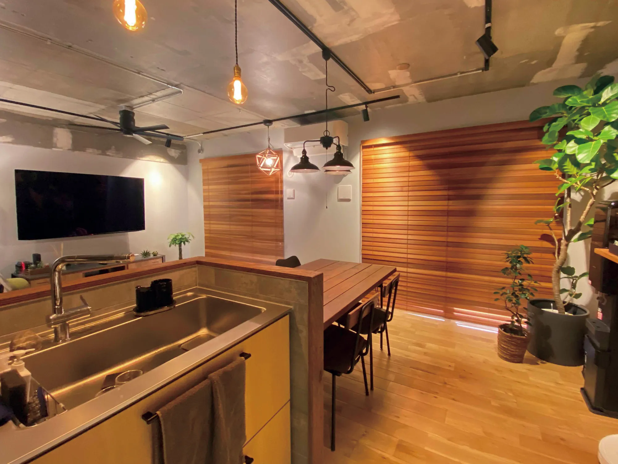 インダストリアル要素満載の空間と調和の写真2