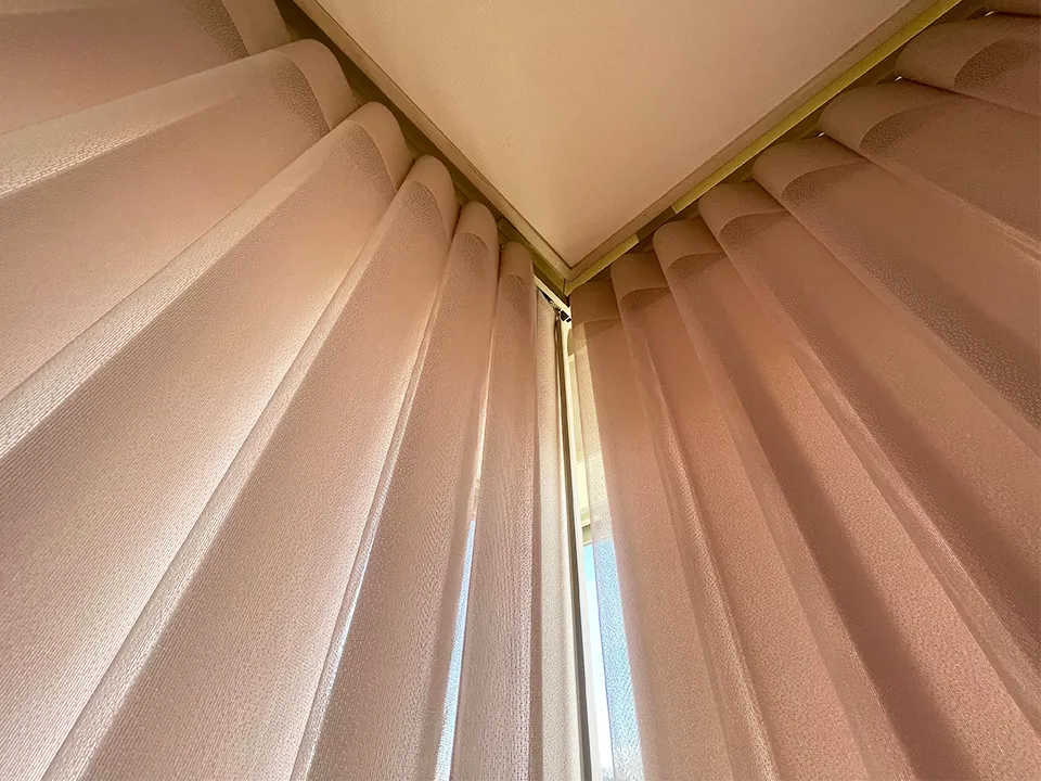 L字窓×明るいリビング空間の写真3