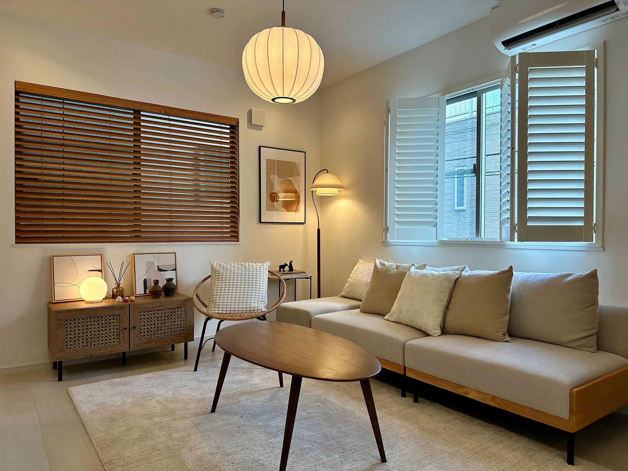 自然素材が息づく、調和した空間の写真1