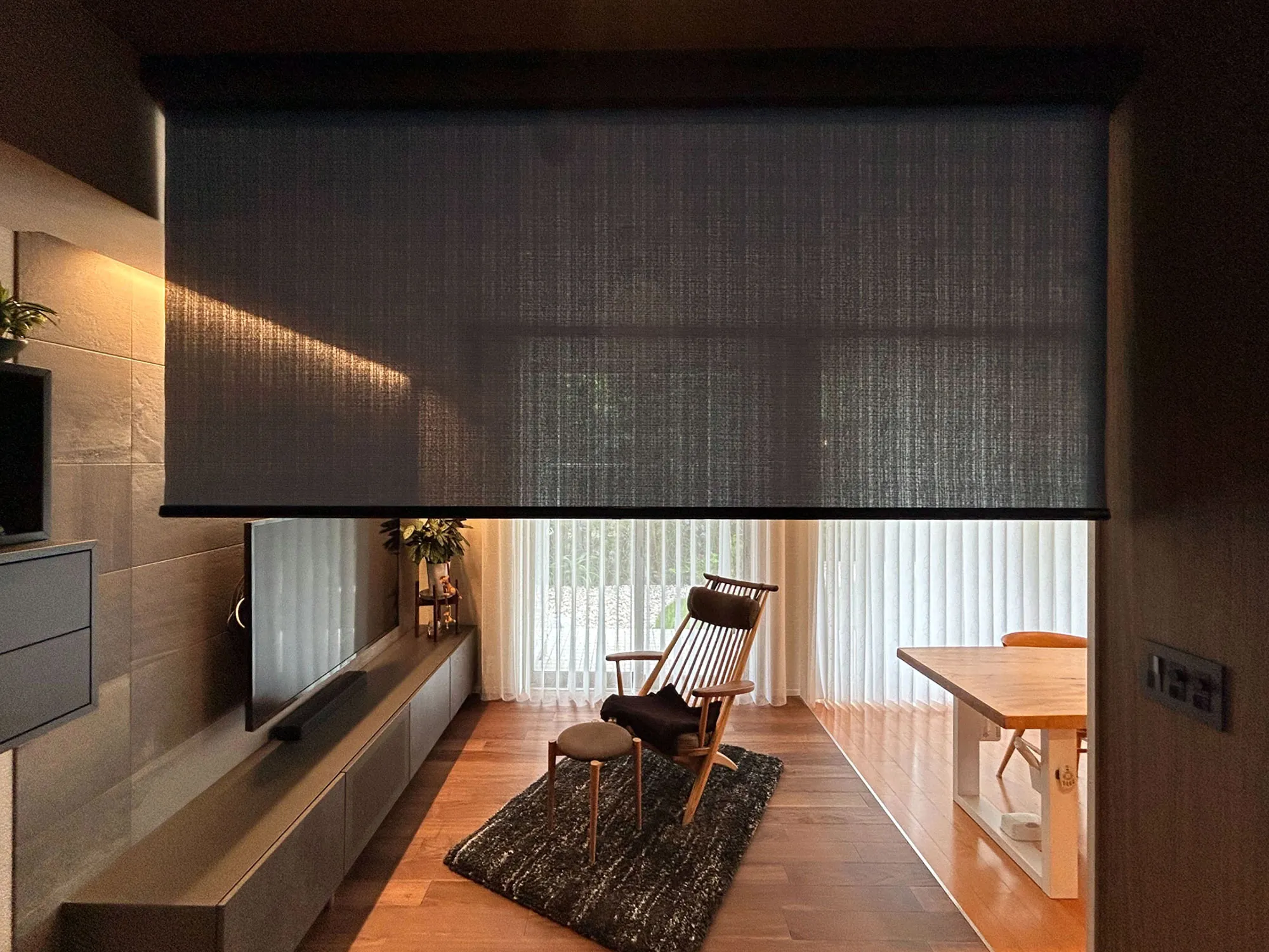 アクセントクロスともマッチする色合いの間仕切りの写真2