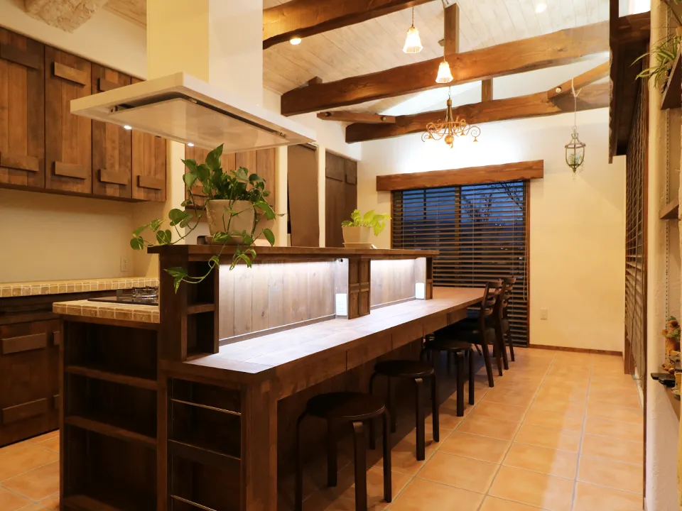 伝統技法の住まいに馴染む桐ウッドブラインド