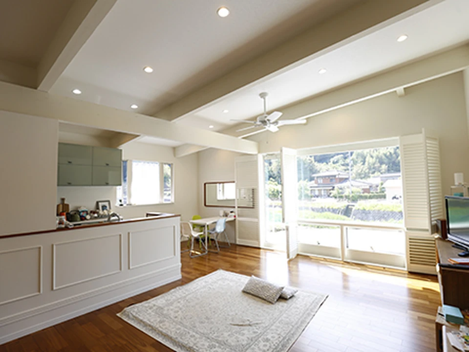 品よく整う窓まわりの写真3