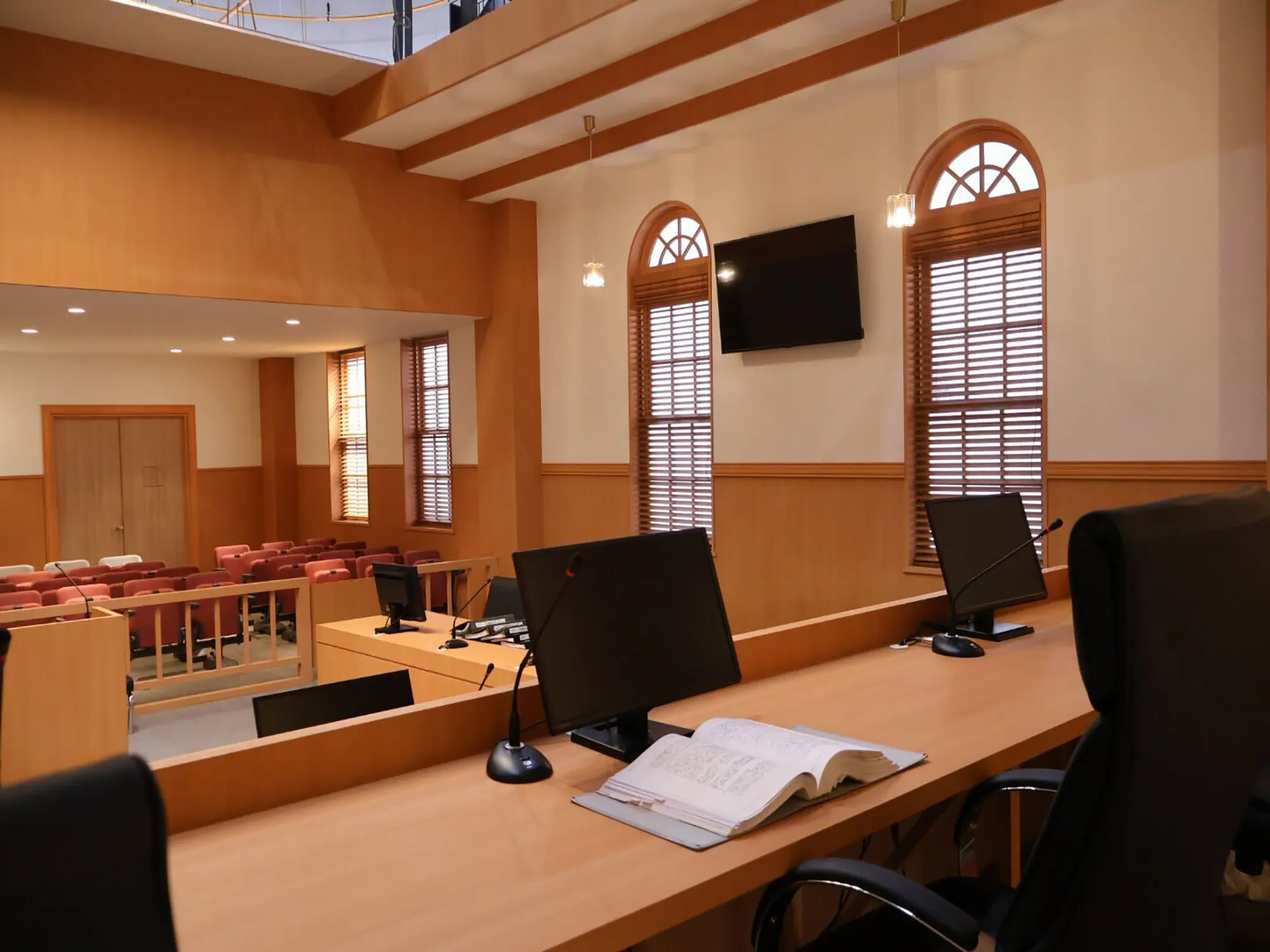 TVドラマ『モンスター』美術協力の写真10