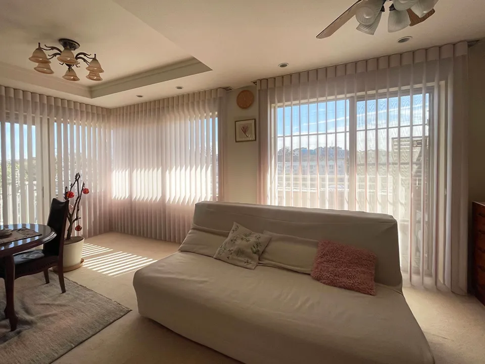 L字窓×明るいリビング空間の写真2