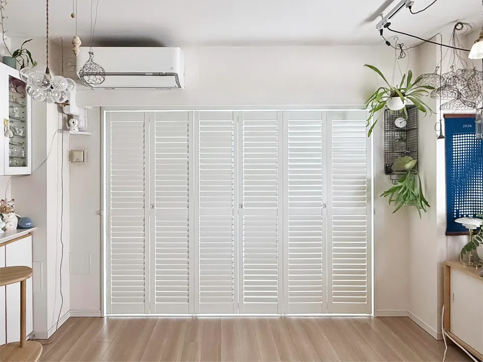 北欧リビングのプチリフォーム窓選びの写真3