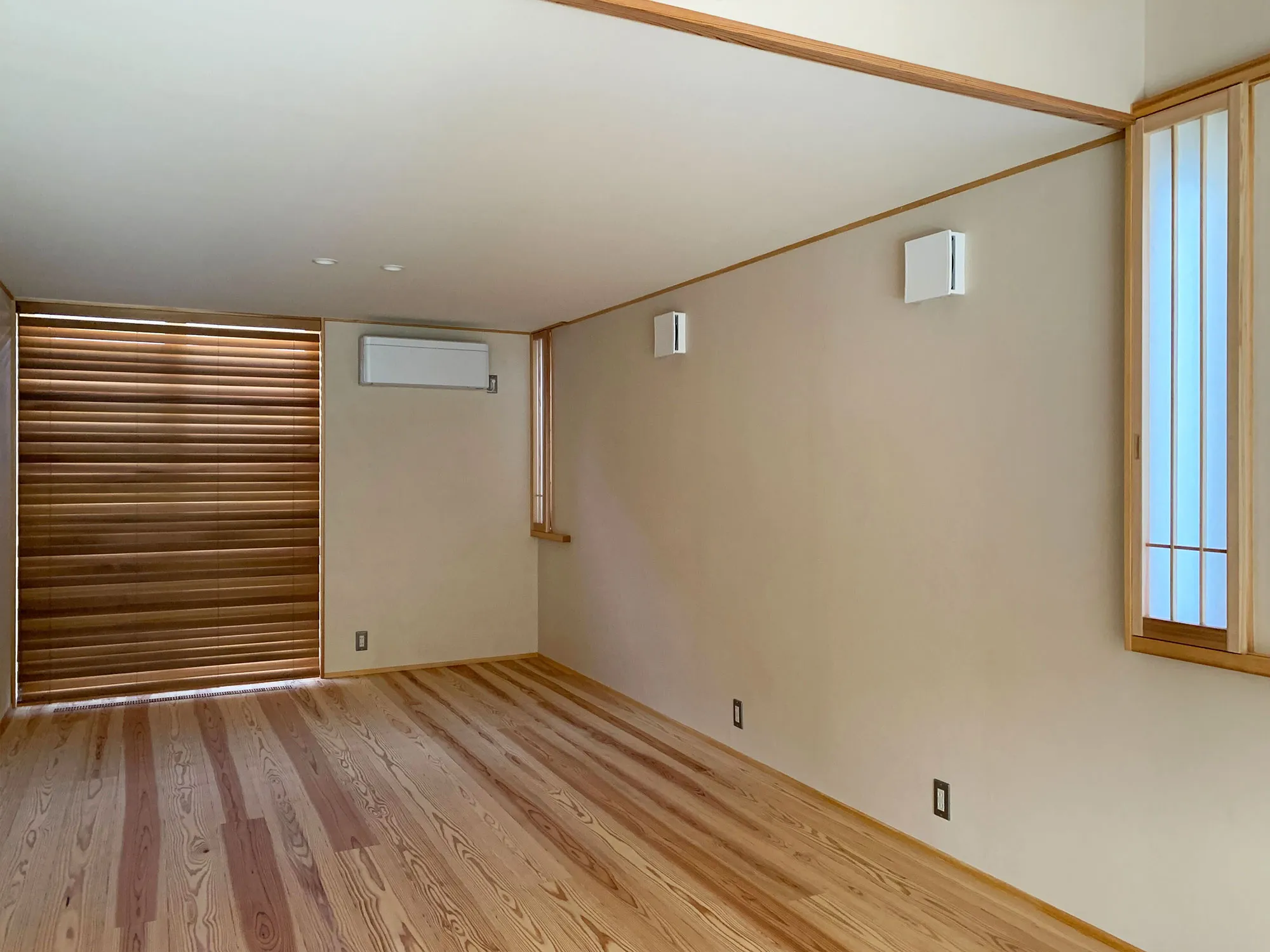 和モダン空間に、木目が映えるの写真2