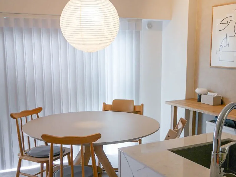 家族団らんのやさしいリビングの写真4