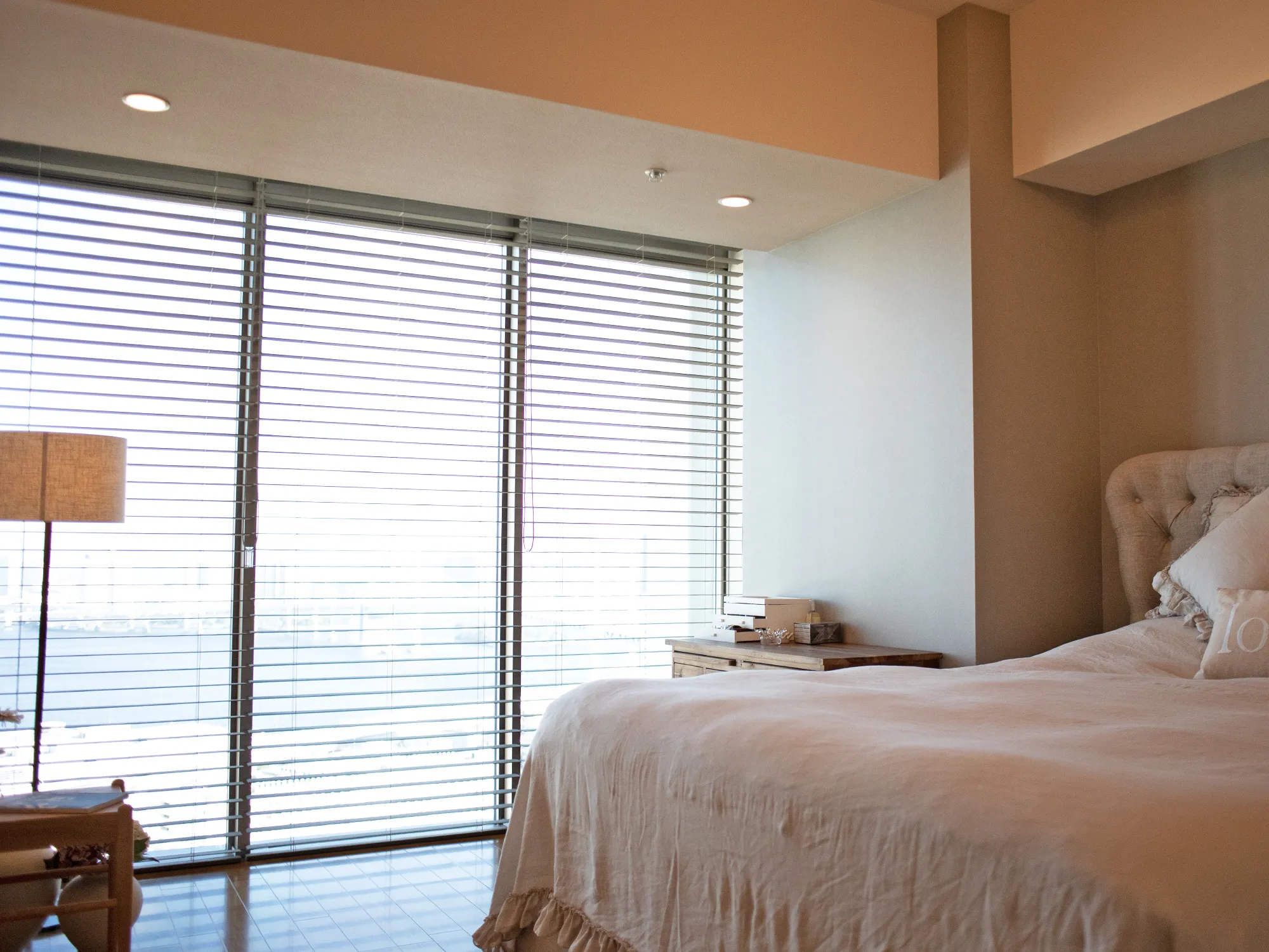 海外好きが高じて自宅の窓まわりに選定の写真10