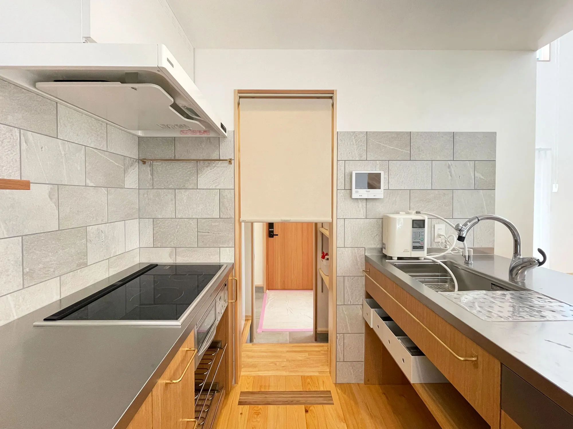 部屋の雰囲気を崩さない間仕切りと目隠しに