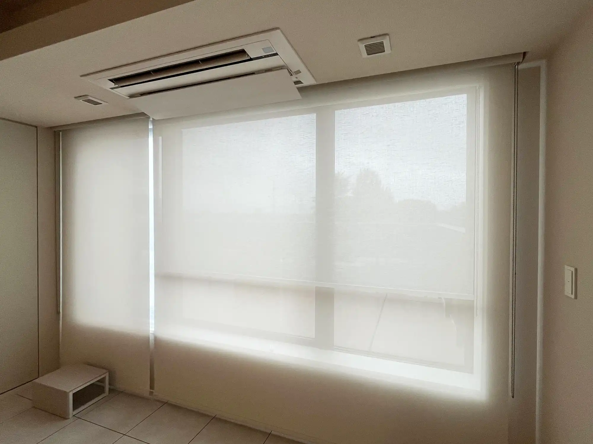 光が入りやすい窓にはお手軽操作な製品をの写真2