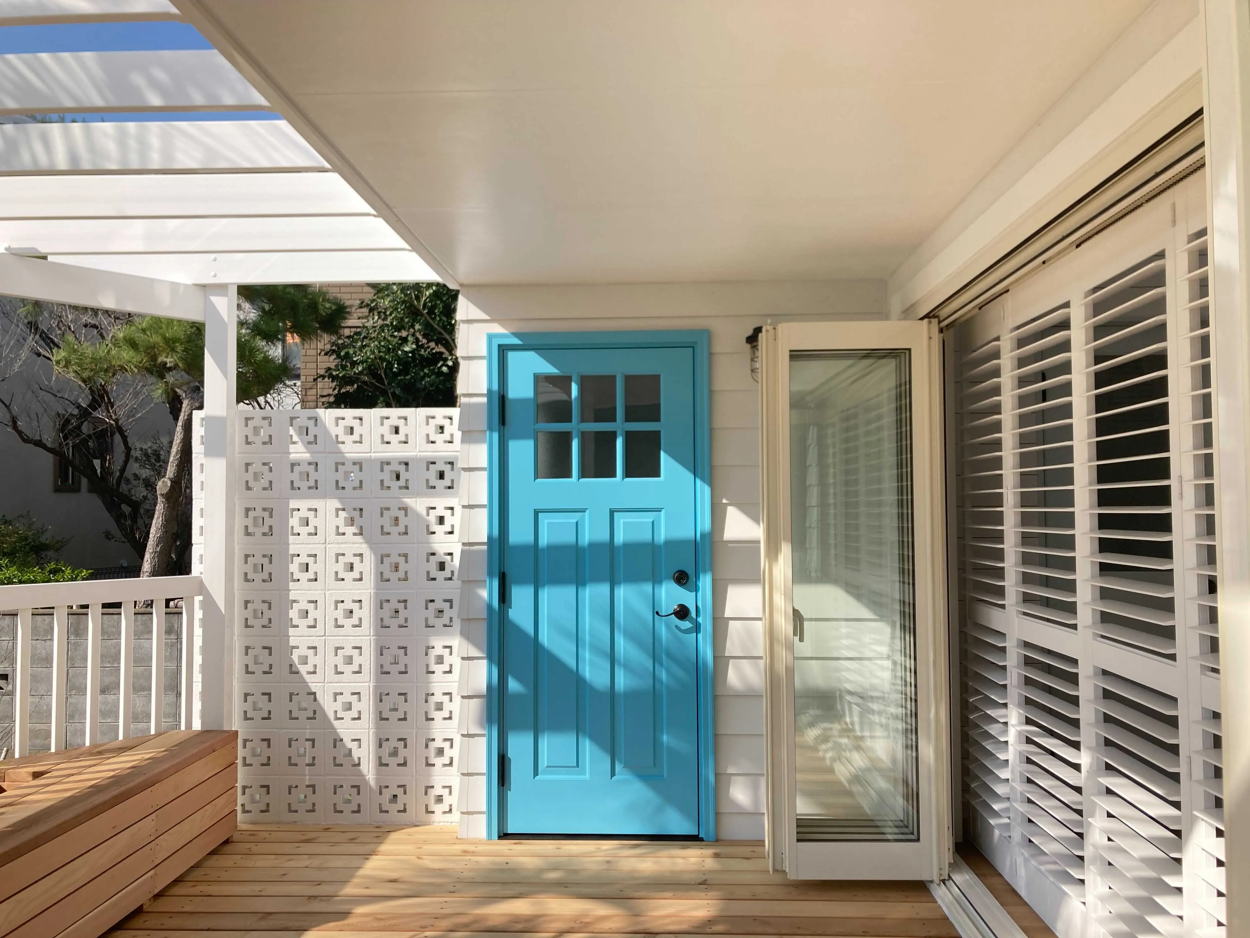 ビーチの風を感じる、ウッドシャッターと西海岸インテリアの写真6