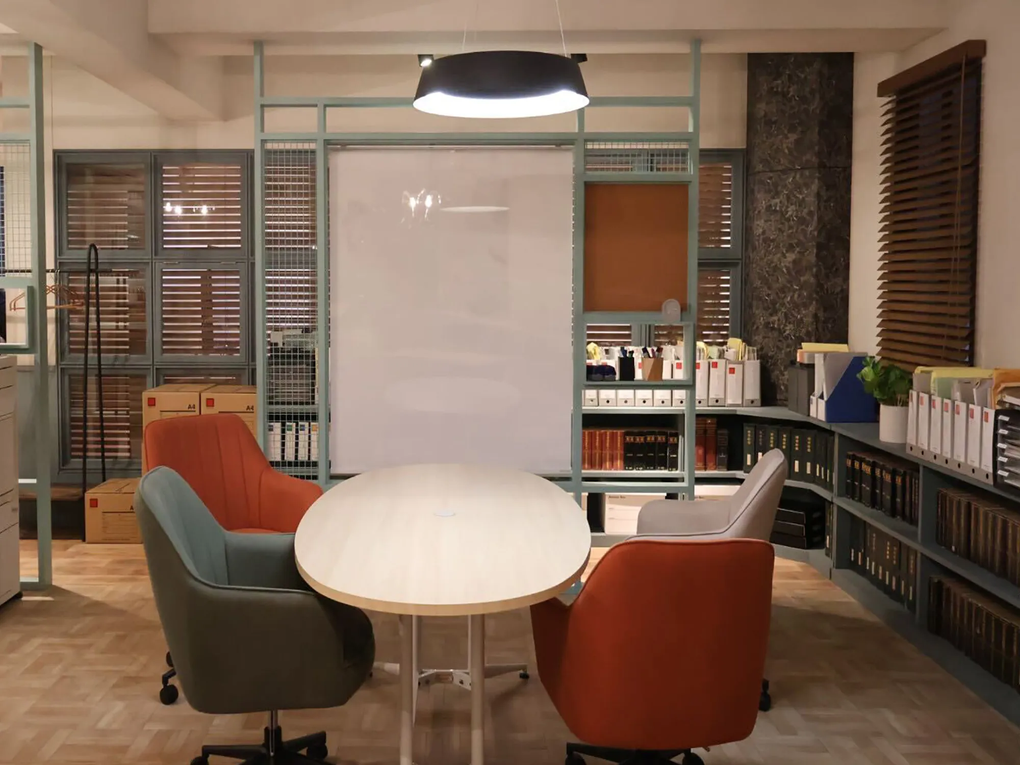 TVドラマ『モンスター』美術協力の写真4