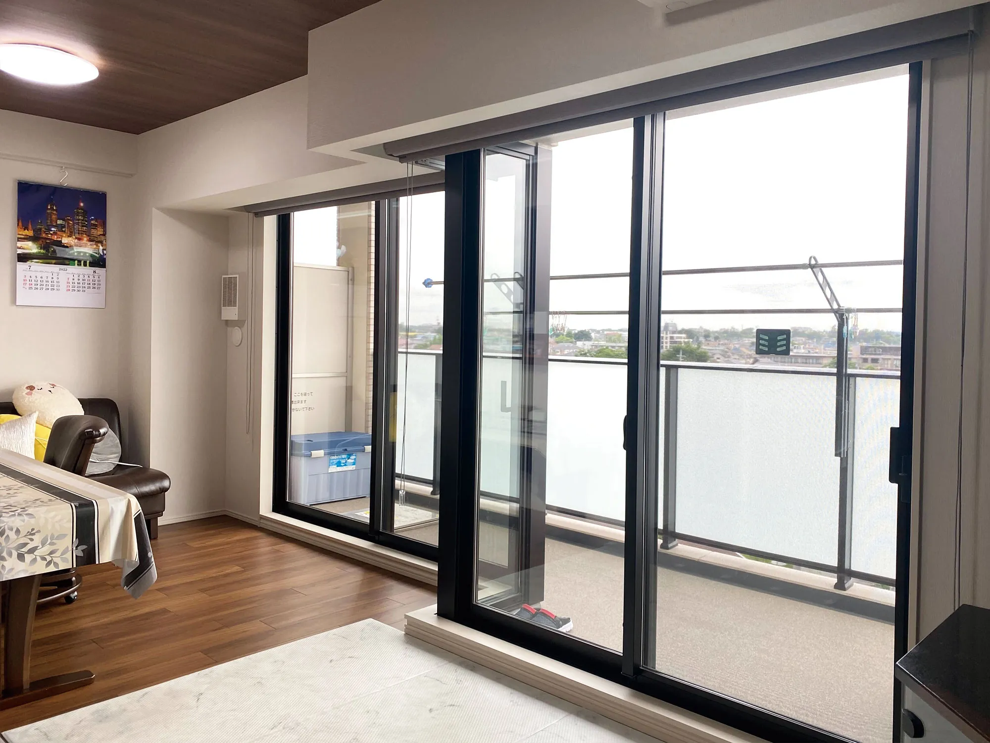 掃出窓とコーナー窓の西日対策の写真3