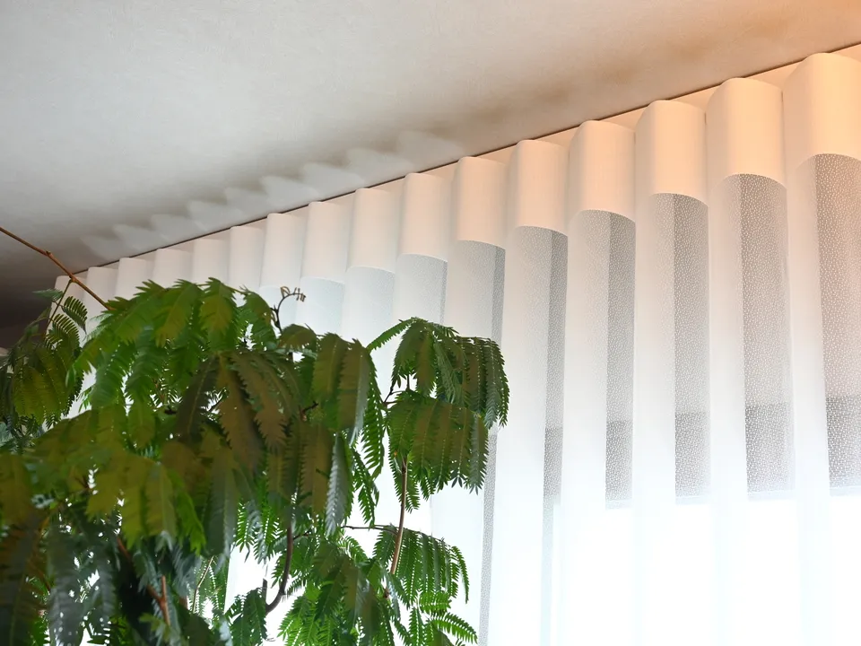 光と影が奏でるリビングの写真14