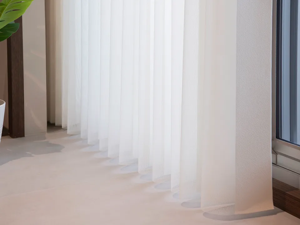 カーテンに代わる新しいバーチカルブラインドの写真5