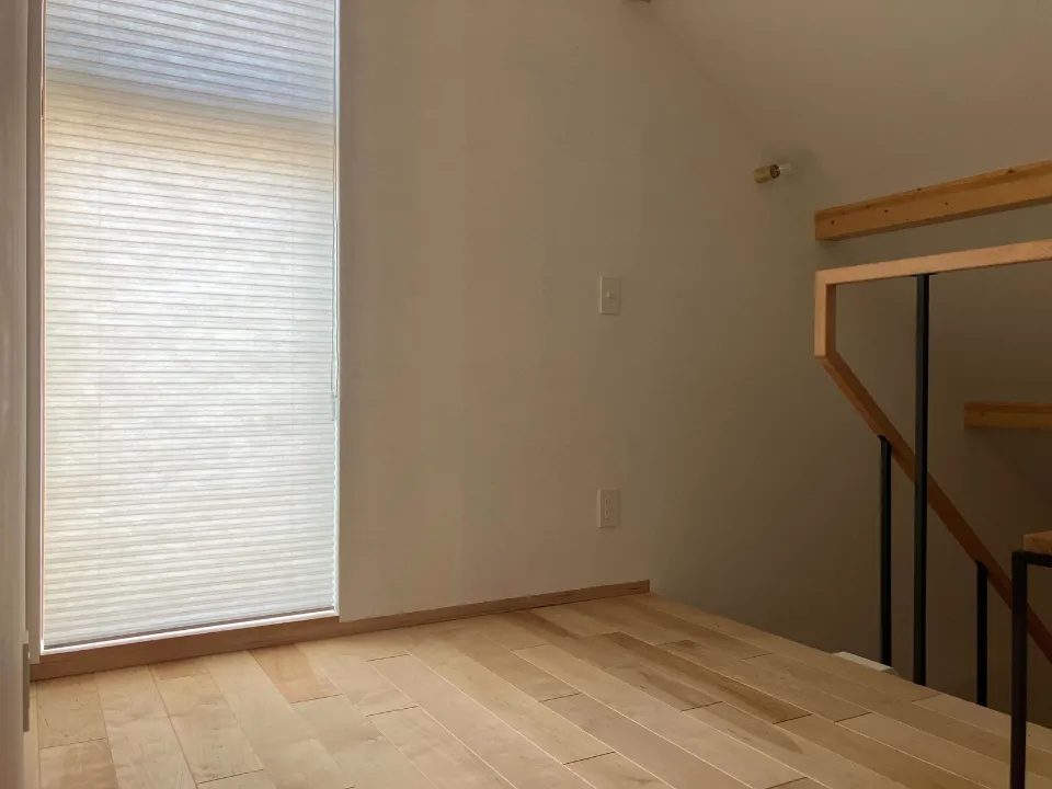 木目×タイルで魅せるキッチンの写真6