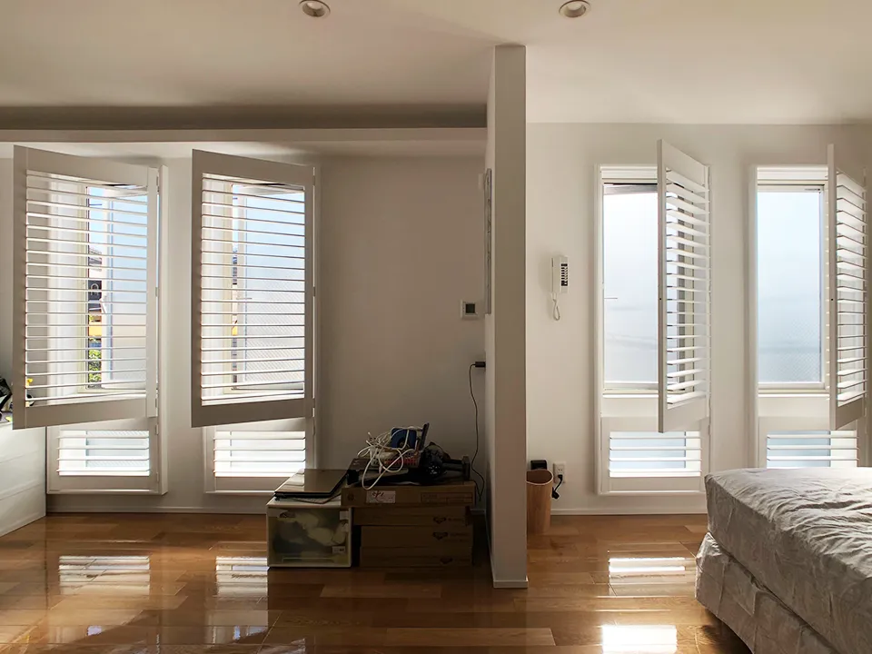 採光とプライバシーを両立するダブルハング型の写真4