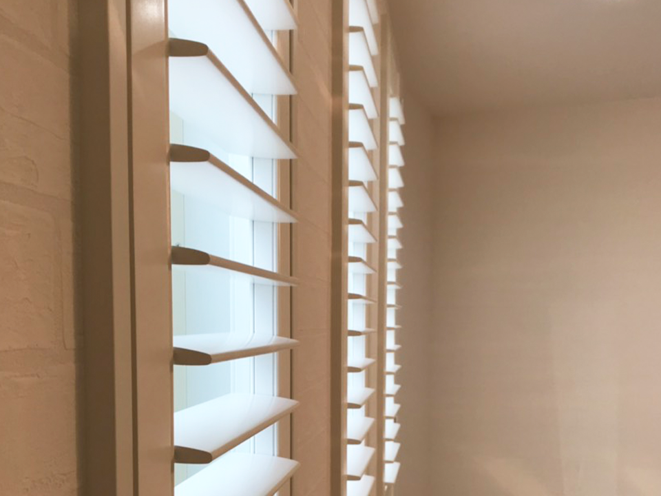 ウッドシャッターでつくる快適な美容サロンの写真9