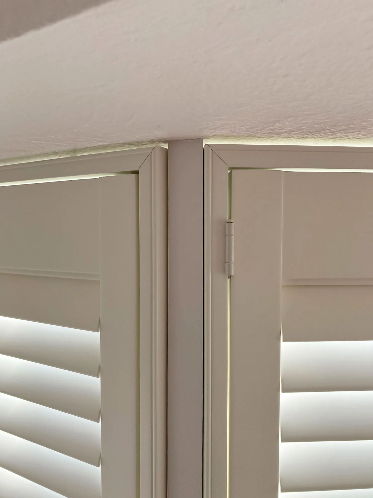 特注フレームで実現する圧巻のアーチ型出窓| お客様の実例集（施工例