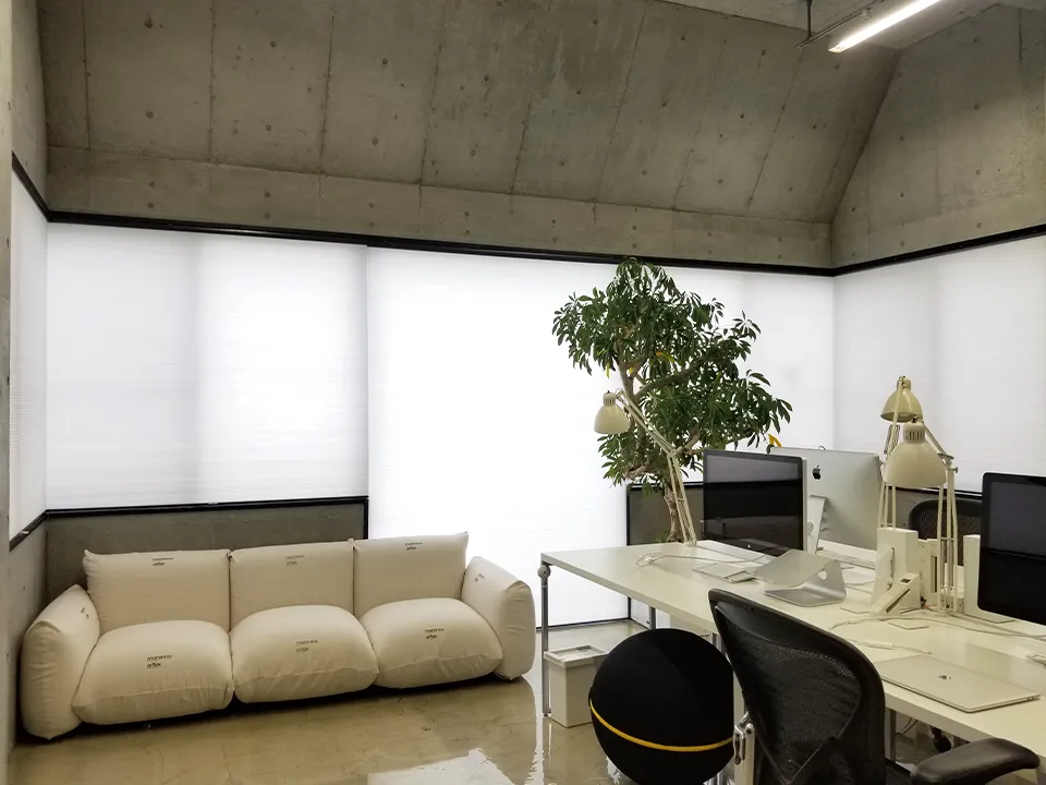 デザイン事務所で選ばれた断熱シェード