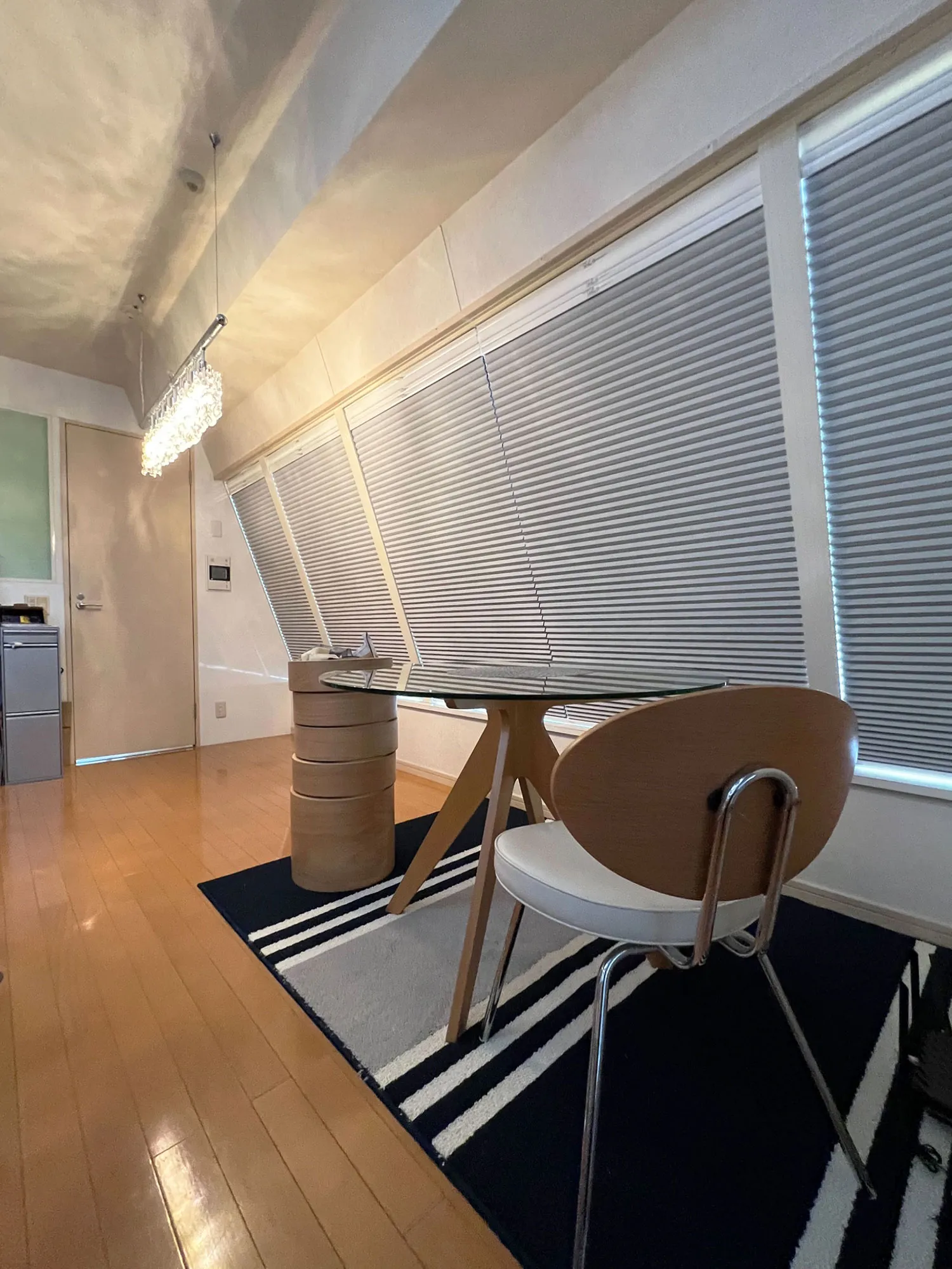 大きな傾斜窓にも取り付け可能の写真6