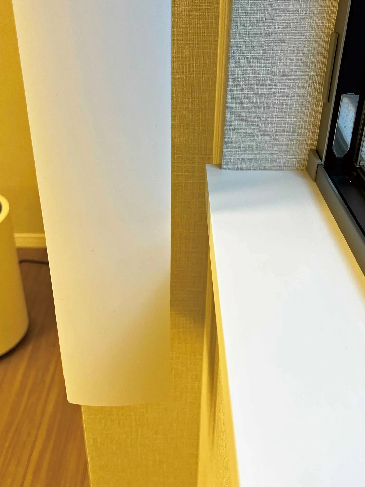 新築テラスハウスの洗練窓辺コーディネートの写真6