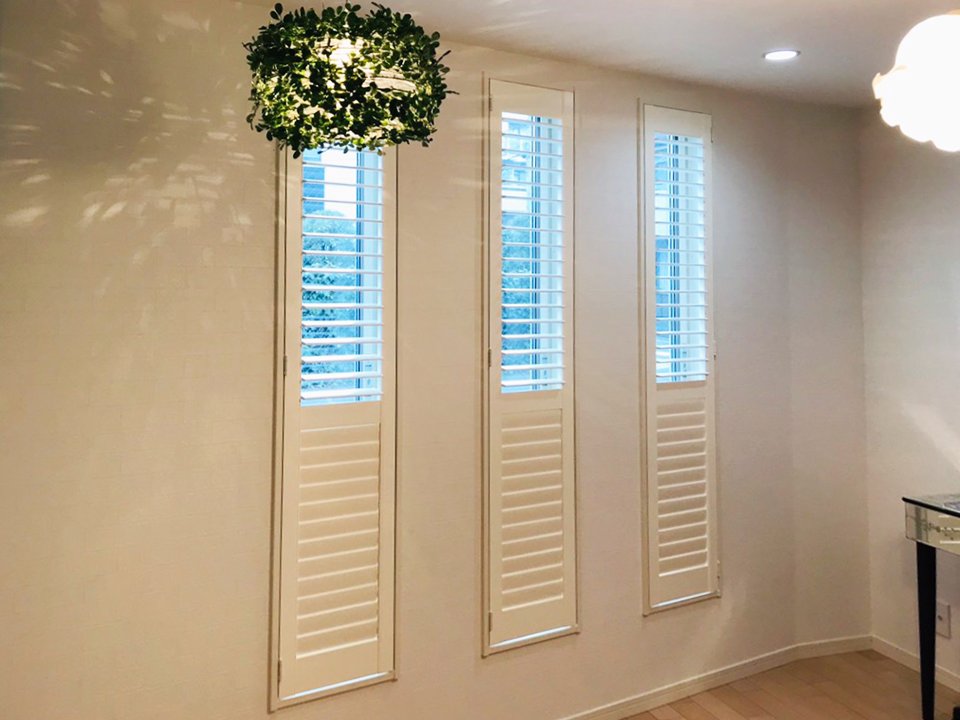 ウッドシャッターでつくる快適な美容サロン