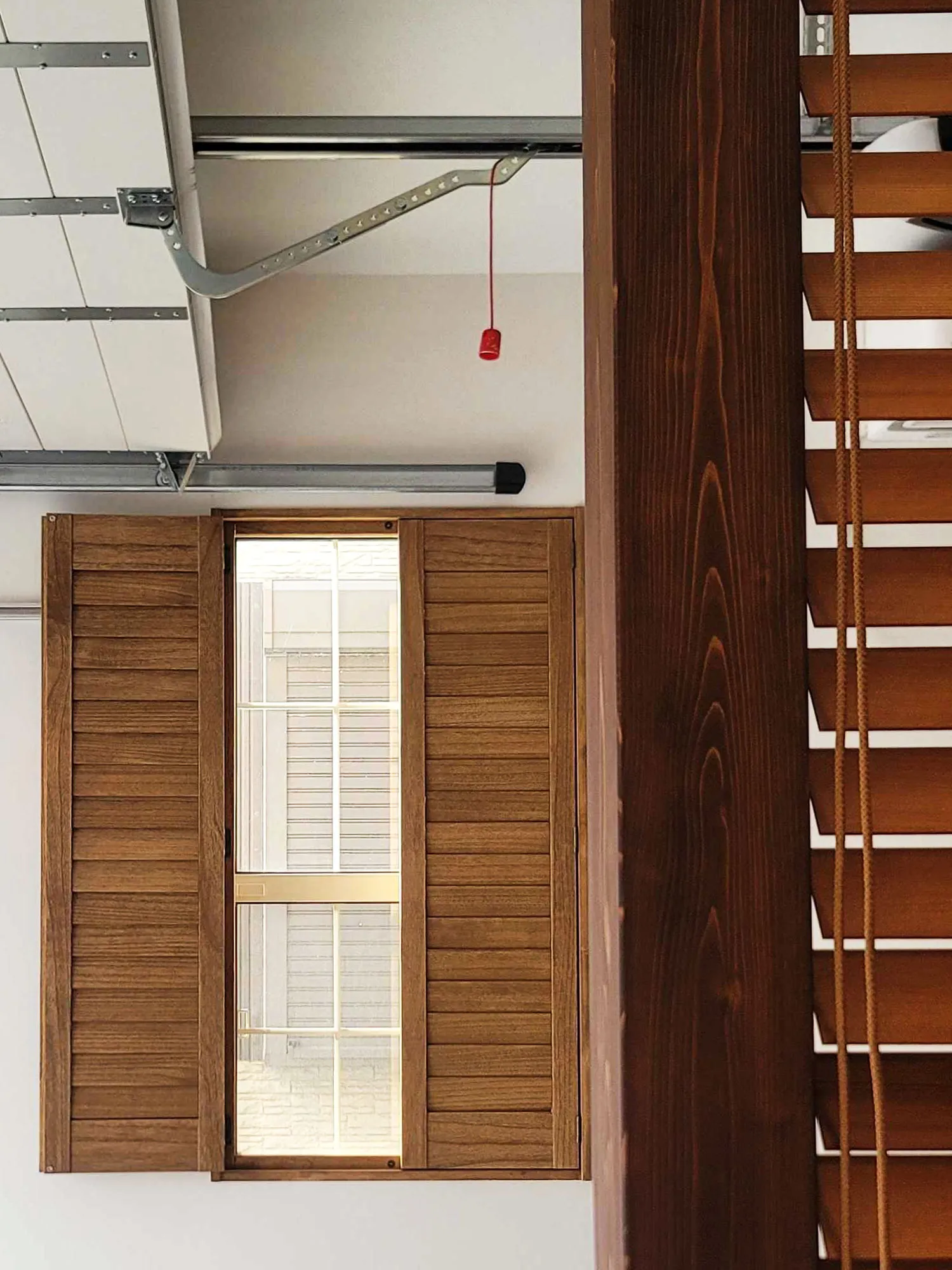 インダストリアルスタイルに合う天然ウッドの写真5