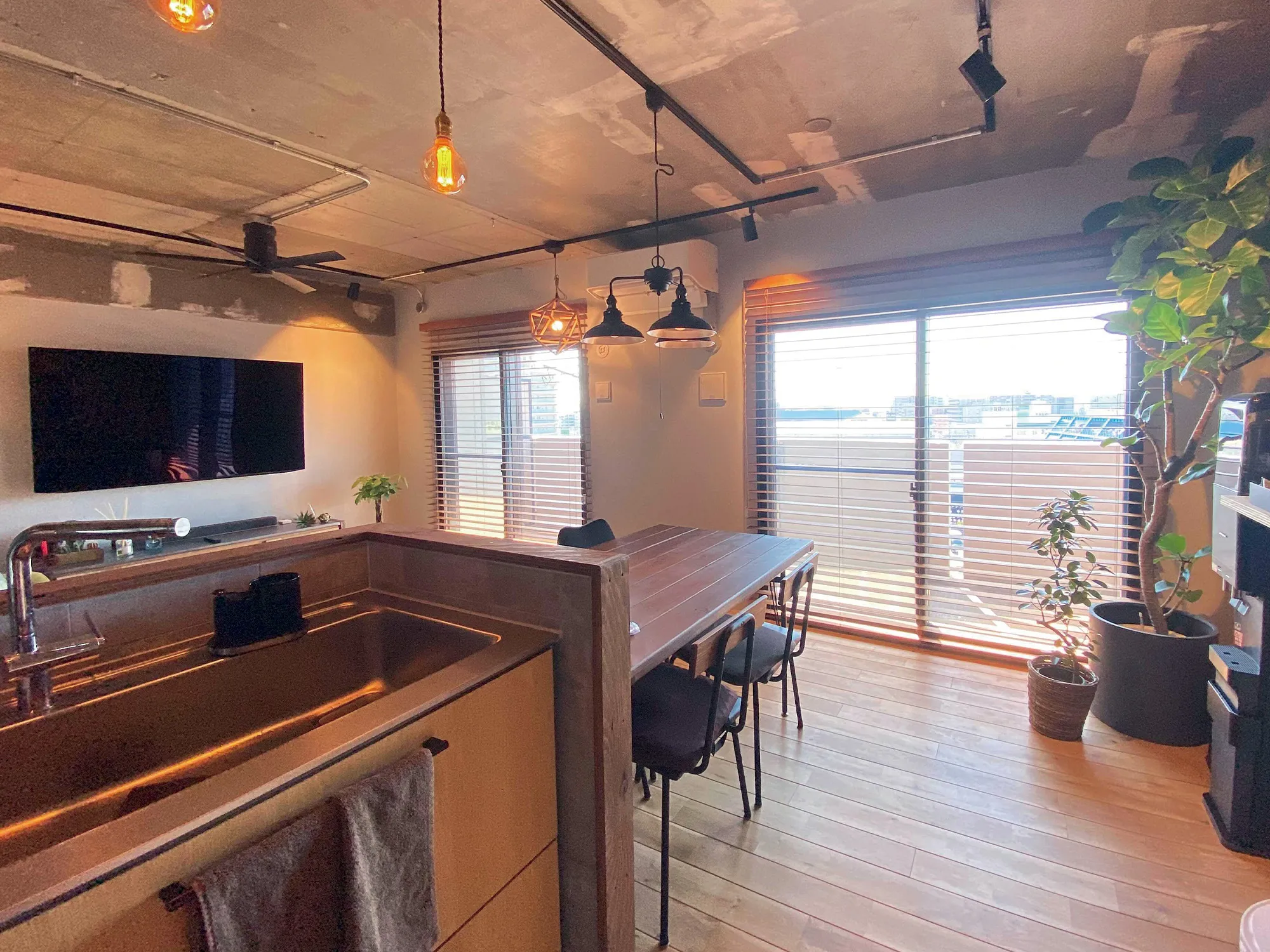 インダストリアル要素満載の空間と調和の写真3