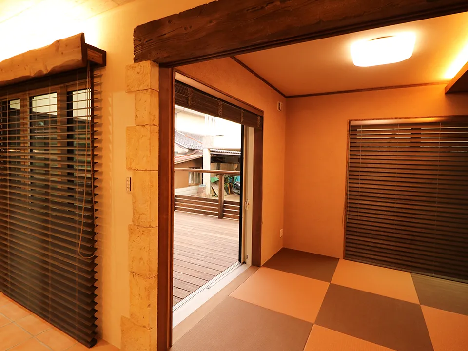 伝統技法の住まいに馴染む桐ウッドブラインドの写真6