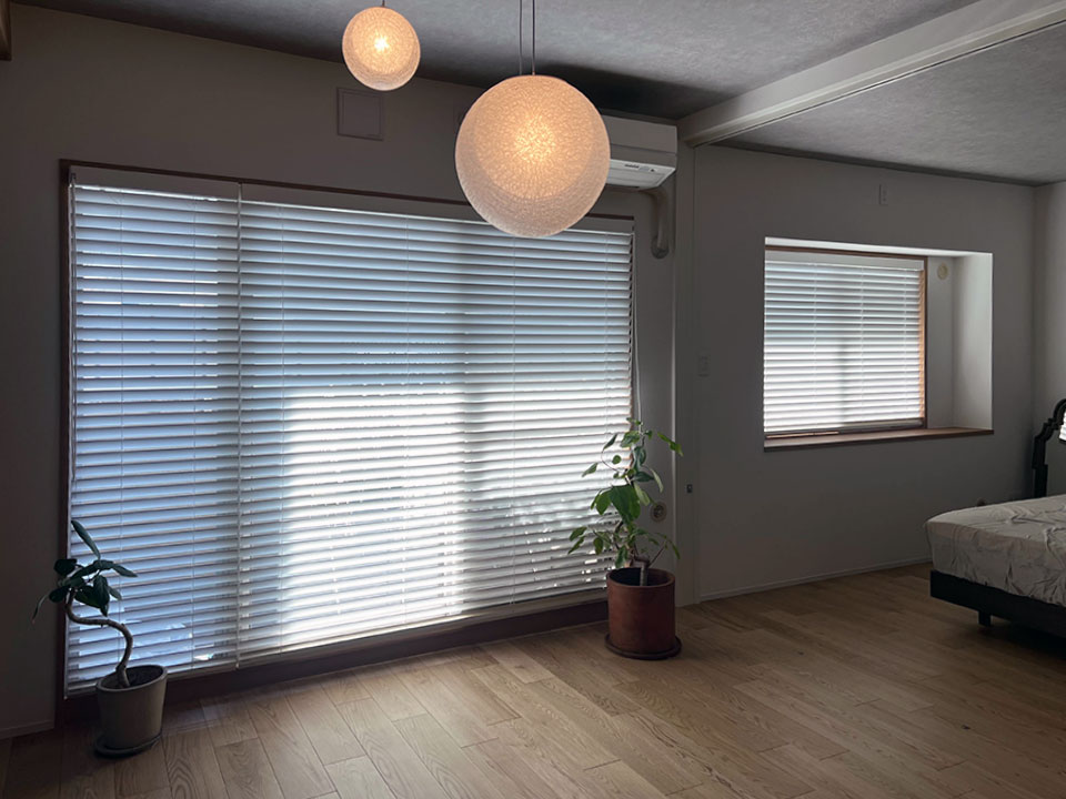 ブラインドが描く、影のアートの写真3