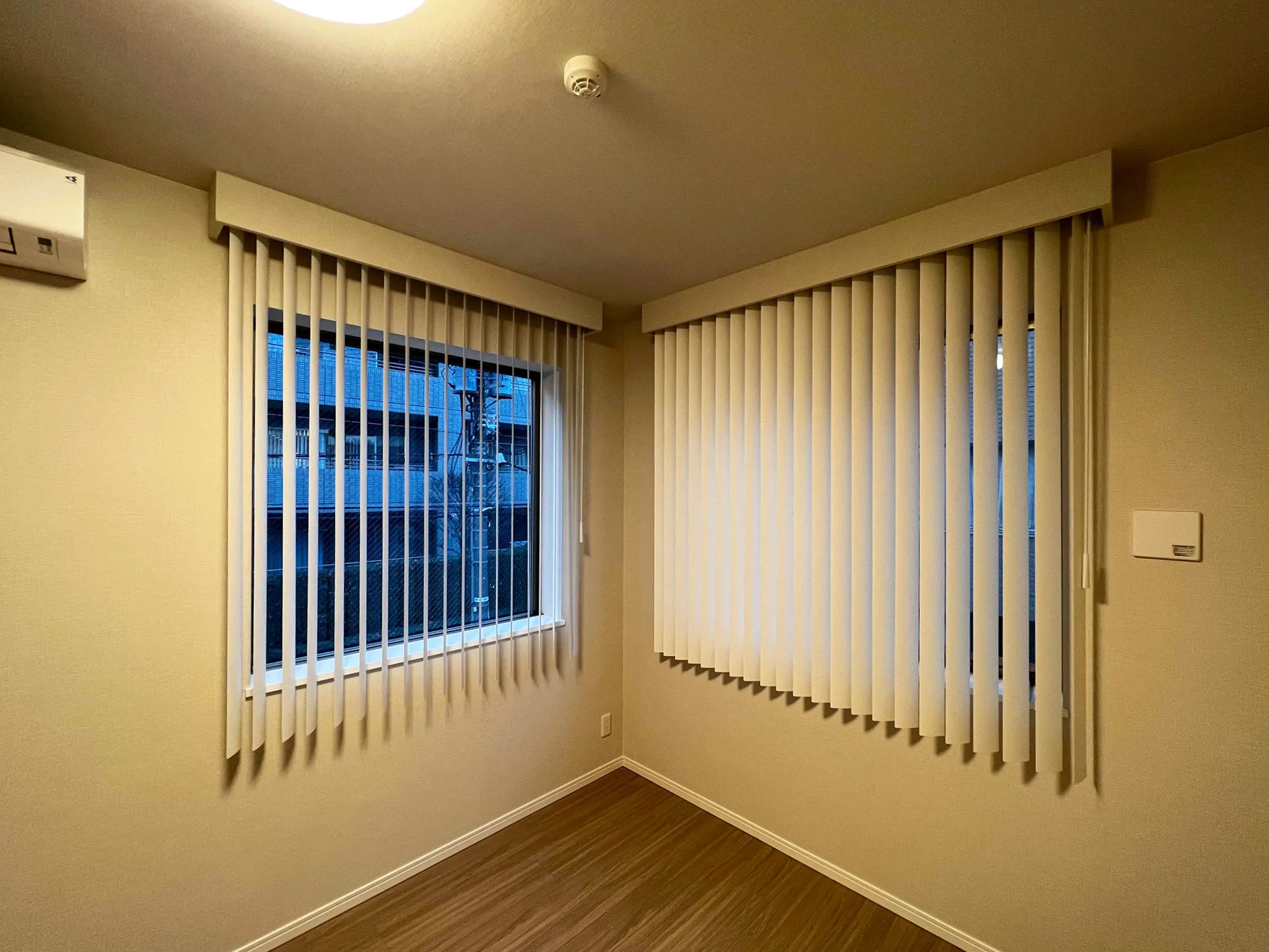 新築テラスハウスの洗練窓辺コーディネートの写真8