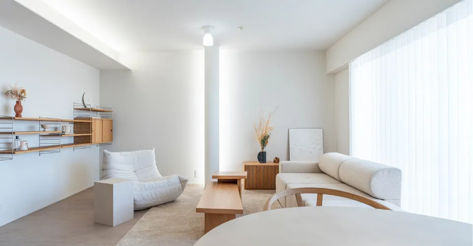 リビングに取り付けたNORMAN®スマートドレープシェード