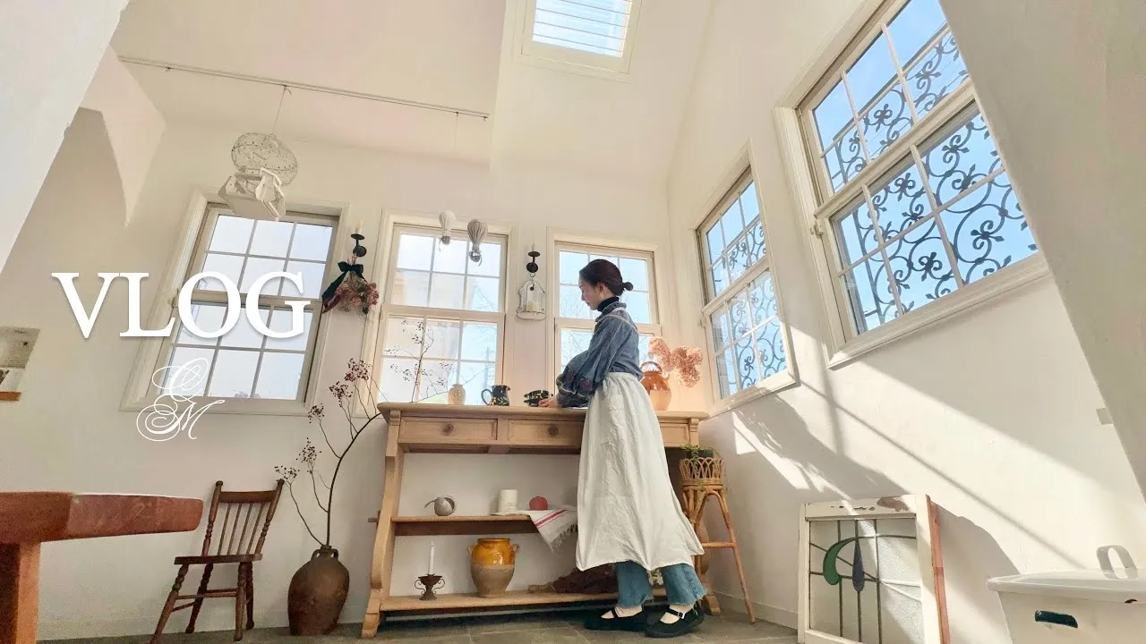 念願のアンティーク家具を迎えて玄関を模様替え｜春の小さなリノベーション