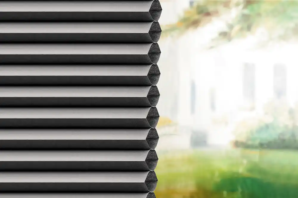 ソーラス生地のクローズアップ写真。