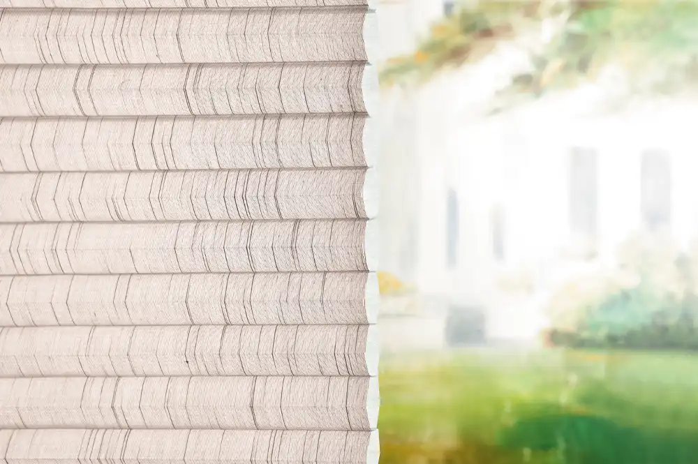 ハイブリッド採光生地のクローズアップ写真。